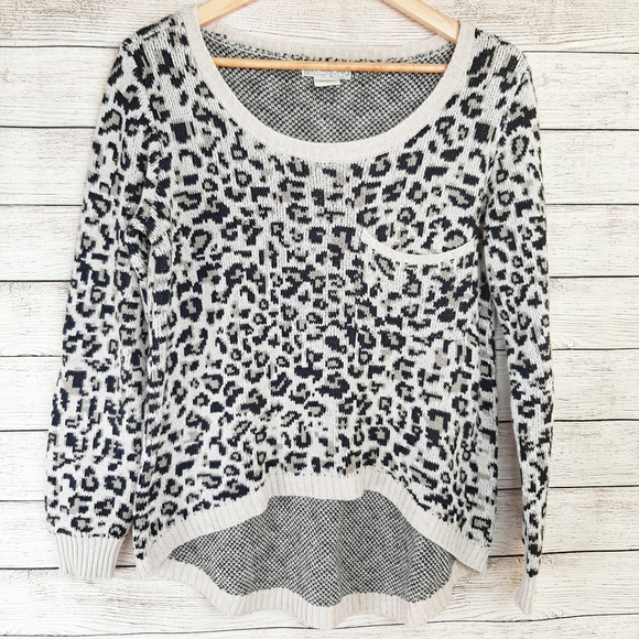 Billabong Sweaters - Billabong Leopard Sweater High Low cozy Scoop neck